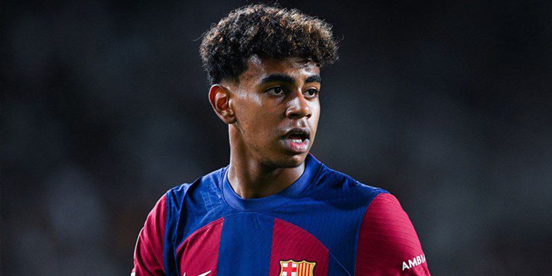 Ngôi sao trẻ của Barca Lamine Yamal cũng nằm trong top 5 cầu thủ nổi bật