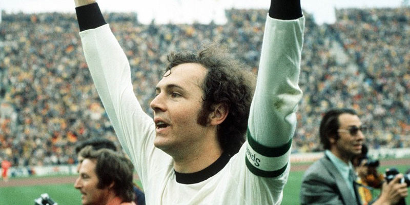 Franz Beckenbauer được đánh giá xuất sắc và vĩ đại của bóng đá thế giới